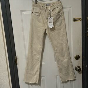 Zara Cropped Cream Jeans - Size 4 US